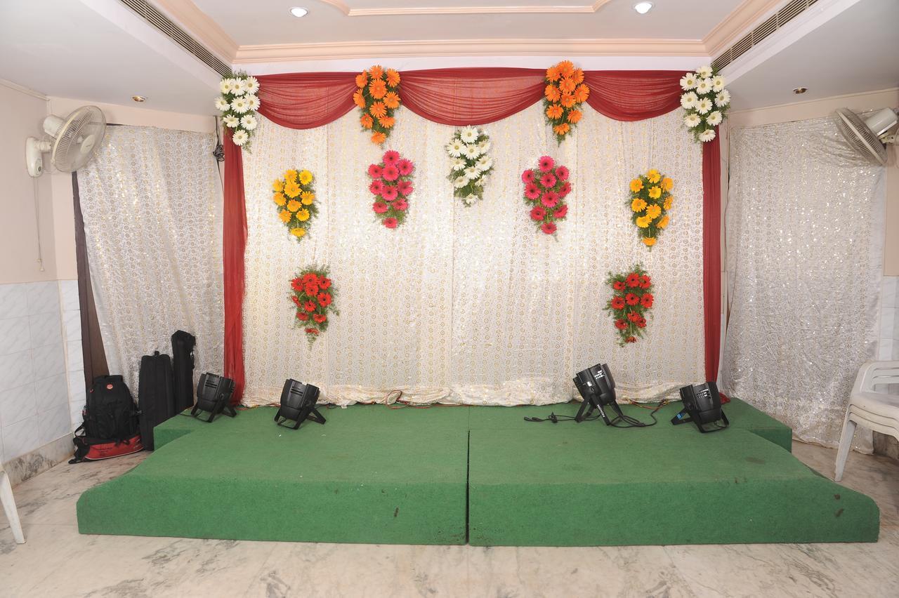 Hotel Surya Rajahmundry Bagian luar foto